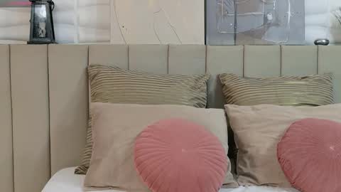 EllyRoss online show from November 23, 2025, 5:07 am