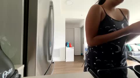 Elly online show from September 21, 2025, 2:40 pm