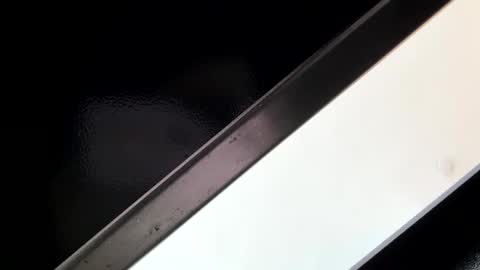 Elly online show from November 10, 2025, 6:29 pm