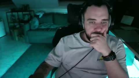 Elmo online show from October 24, 2025, 10:50 pm