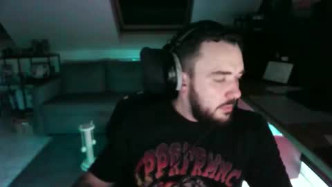 Elmo online show from November 4, 2025, 9:03 pm