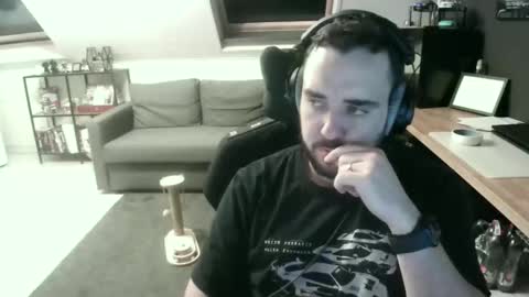 Elmo online show from November 10, 2025, 5:12 pm