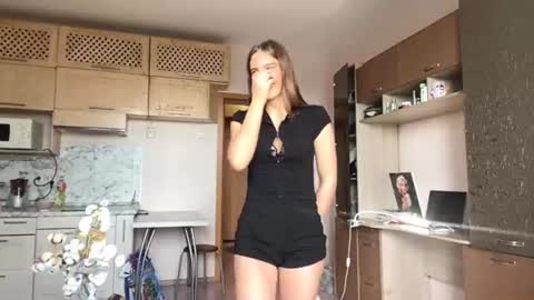Snapshot of elnagreder chatting on June 12, 2026, 9:19 am Lina online show from June 12, 2026, 9:19 am