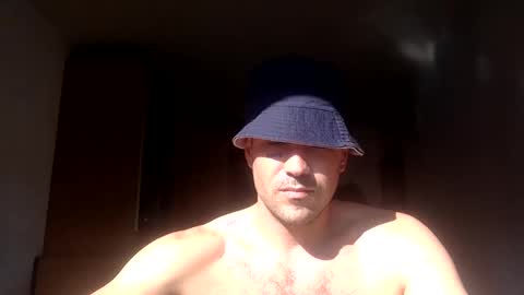 Namelezz elnamelez online show from September 15, 2025, 8:47 am