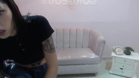 Elody  online show from February 28, 2025, 9:47 am