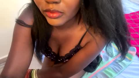 Snapshot of elodylux chatting on August 6, 2026, 2:41 pm elodylux online show from August 6, 2026, 2:41 pm