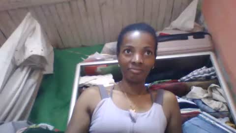 elodynarcisse online show from December 15, 2025, 9:57 am