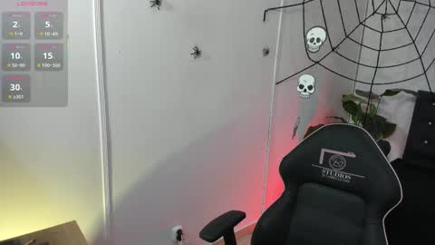 ELOISE  online show from October 23, 2025, 11:31 am