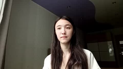 Snapshot of elouisevallian chatting on July 9, 2026, 2:15 am Elara online show from July 9, 2026, 2:15 am