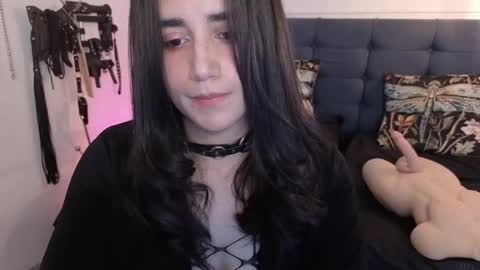 ELOWEN online show from September 17, 2025, 7:04 pm