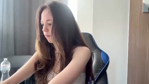 Snapshot of elowynx chatting on June 9, 2026, 8:59 am Milana online show from June 9, 2026, 8:59 am
