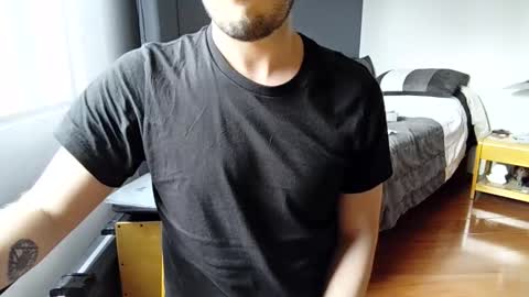 Snapshot of elriclust chatting on November 17, 2025, 7:19 pm elriclust online show from November 17, 2025, 7:19 pm