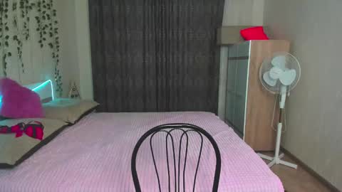 Elsa  online show from December 3, 2024, 3:09 am