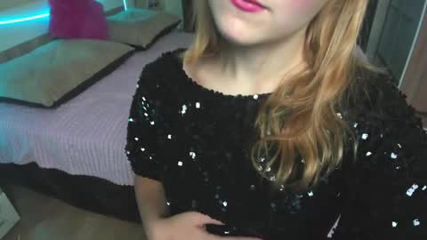 Elsa  online show from December 4, 2024, 2:53 am