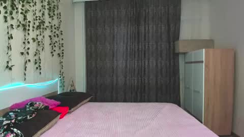 Elsa  online show from December 21, 2024, 3:36 am