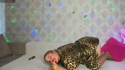 Elsa  online show from February 28, 2025, 7:37 am