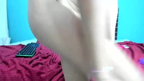 elsa_jean99 online show from December 6, 2024, 7:34 pm