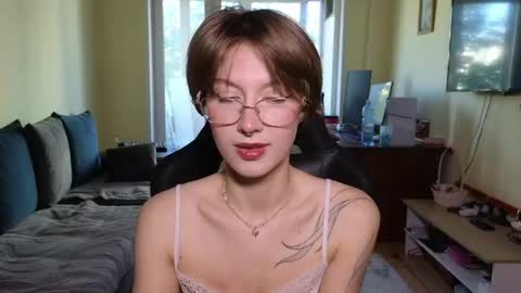 elsaangel online show from June 6, 2026, 2:05 am