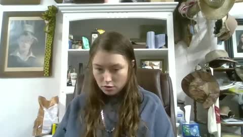 Elsie Rain online show from September 18, 2025, 4:47 am