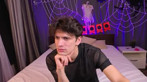 Snapshot of elvano_et chatting on October 25, 2025, 9:42 pm Elvano online show from October 25, 2025, 9:42 pm