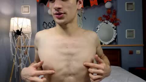 Snapshot of elvano_et chatting on October 31, 2025, 7:09 am Elvano online show from October 31, 2025, 7:09 am