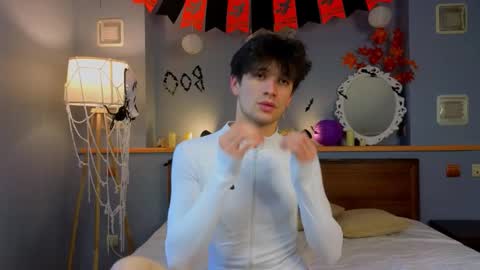 Snapshot of elvano_et chatting on November 2, 2025, 6:27 am Elvano online show from November 2, 2025, 6:27 am