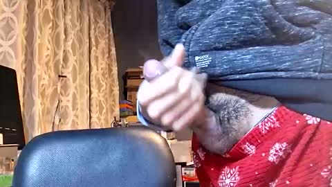 Snapshot of elvergg1 chatting on December 1, 2025, 9:47 am elvergg1 online show from December 1, 2025, 9:47 am