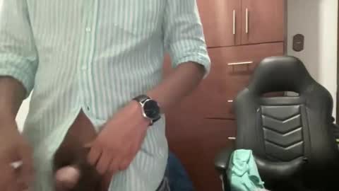 Snapshot of elvergudo0 chatting on March 8, 2025, 5:17 am Diego online show from March 8, 2025, 5:17 am