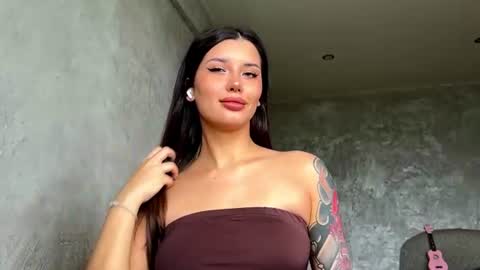 Snapshot of elvierimbach chatting on July 16, 2026, 1:50 pm Elvi online show from July 16, 2026, 1:50 pm