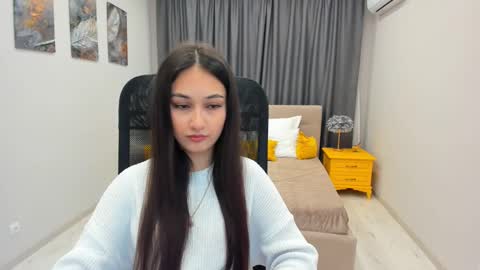 Elvira online show from March 5, 2025, 6:01 am