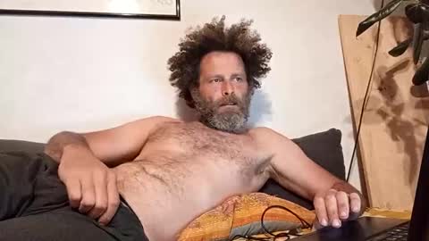 elyjahoye online show from March 25, 2026, 9:32 pm