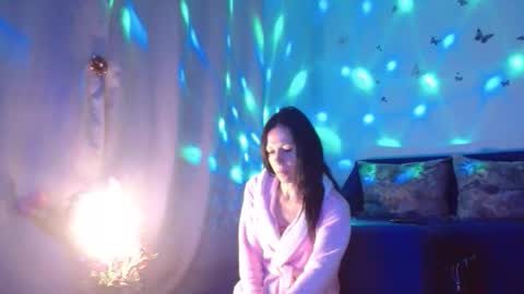 Elisa online show from February 5, 2026, 7:40 pm