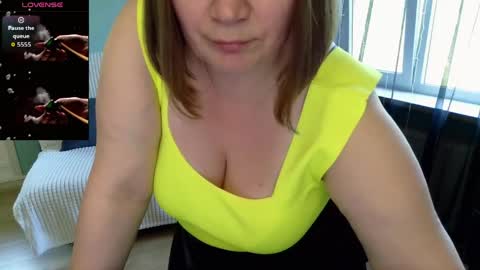elza1981 online show from May 23, 2026, 9:13 am