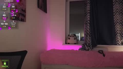 Snapshot of em1l1a chatting on October 13, 2025, 8:09 pm Em1l1a online show from October 13, 2025, 8:09 pm