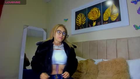 ema garcia  online show from October 5, 2025, 11:52 am