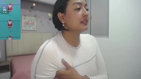 Snapshot of ema_saenz chatting on December 17, 2024, 6:53 pm Ema online show from December 17, 2024, 6:53 pm