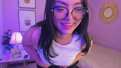 Snapshot of ema_wett chatting on October 17, 2025, 8:00 pm Ema online show from October 17, 2025, 8:00 pm