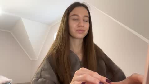 Alina online show from December 18, 2025, 12:22 pm