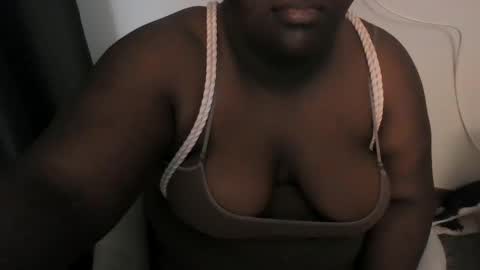 Empress Ember online show from February 28, 2025, 11:12 pm