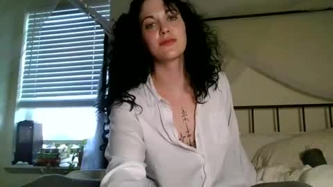 EmberLoads online show from December 4, 2024, 1:31 pm