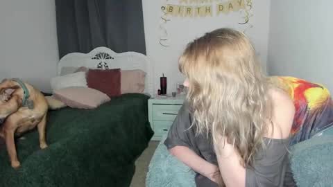 Snapshot of emberpheonixxx chatting on February 25, 2025, 3:31 am Ember Pheonixxx online show from February 25, 2025, 3:31 am