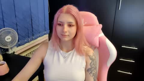 Lina online show from September 20, 2025, 5:36 pm