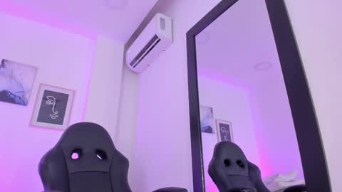 emelie_89 online show from March 5, 2025, 3:18 pm