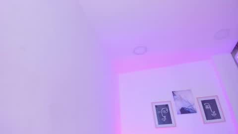 emelie_89 online show from March 8, 2025, 12:20 pm