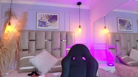 Emily  online show from January 10, 2025, 10:28 am