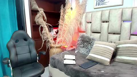 Emily  online show from January 20, 2025, 9:53 pm