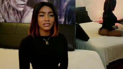 anyelii  online show from January 14, 2026, 9:37 am