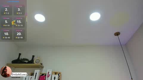 Emely online show from November 26, 2025, 11:33 am