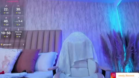 Snapshot of emely_florence_ chatting on April 13, 2026, 7:19 pm Emely Florence online show from April 13, 2026, 7:19 pm