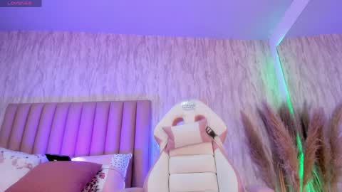 Snapshot of emely_florence_ chatting on April 16, 2026, 9:39 pm Emely Florence online show from April 16, 2026, 9:39 pm